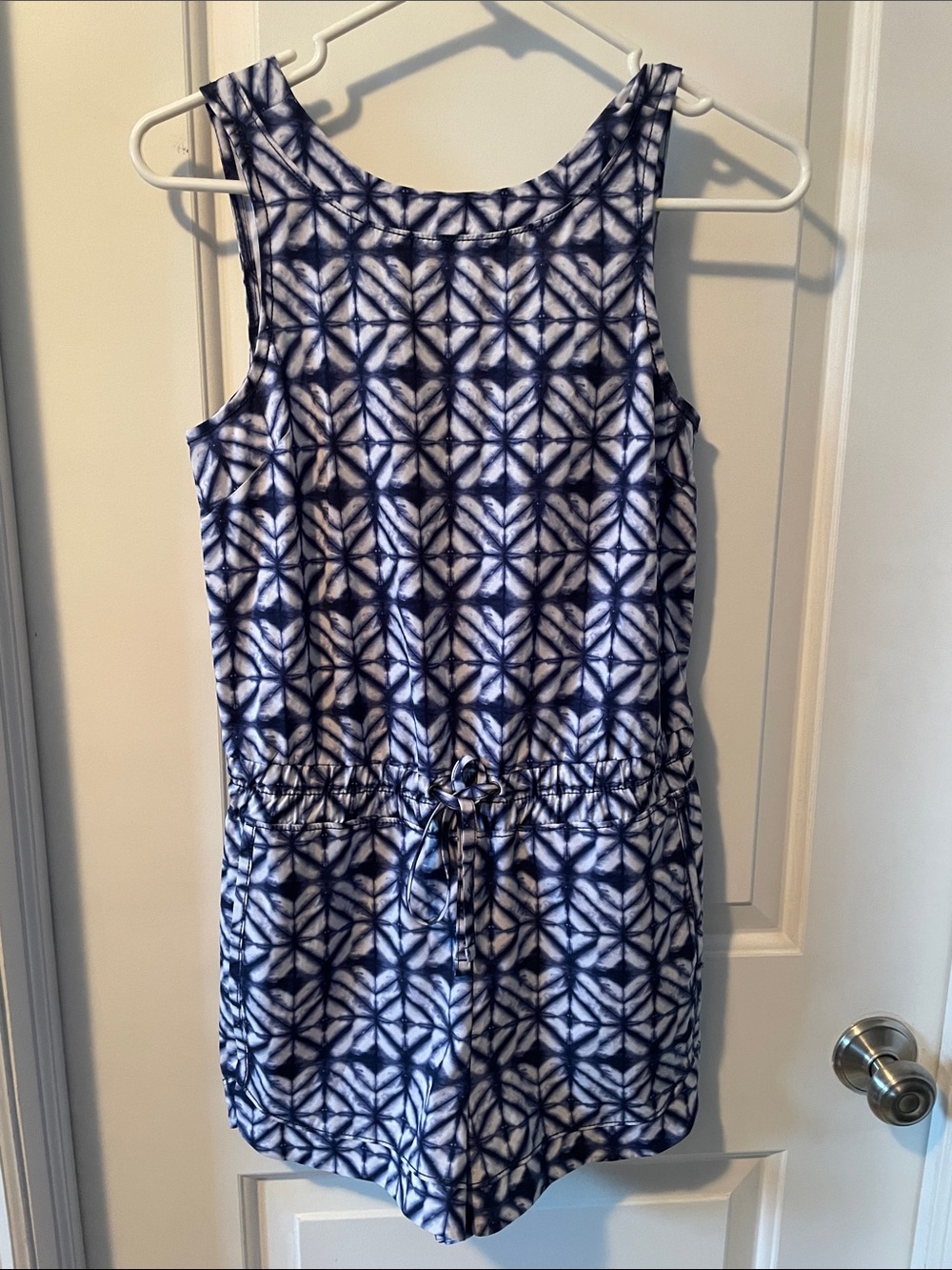 Athleta Navy and White Sleeveless Tie-Waist Patterned skort Dress XXS
